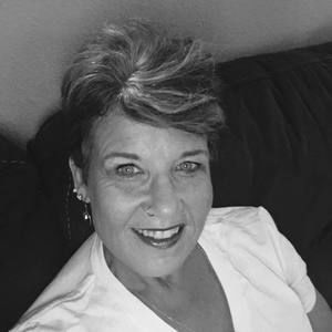 Meet your Posher, Jenn